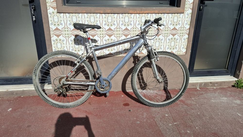 Bicicleta usada em bom estado