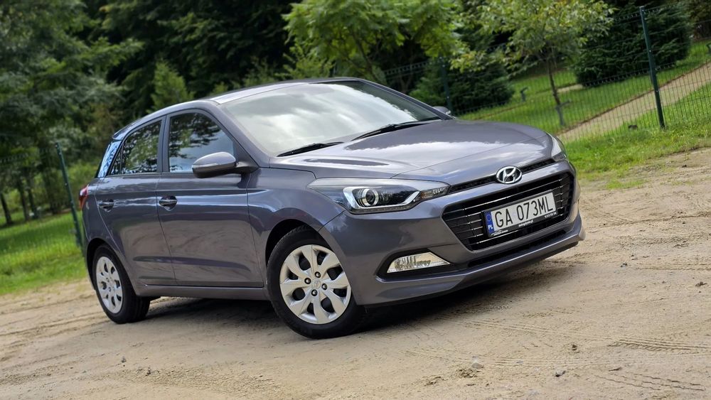 Hyundai i20 Benzyna /Mały Przebieg /Navigacja /Kamera /Czujniki Cofania /Hak