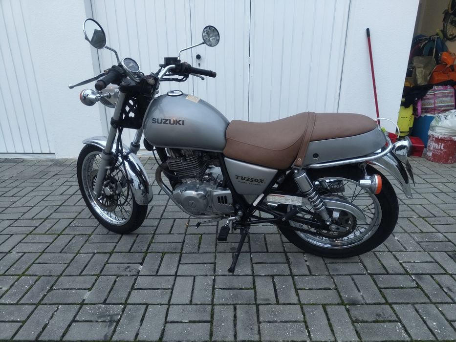 Moto Suzuki TU250x
