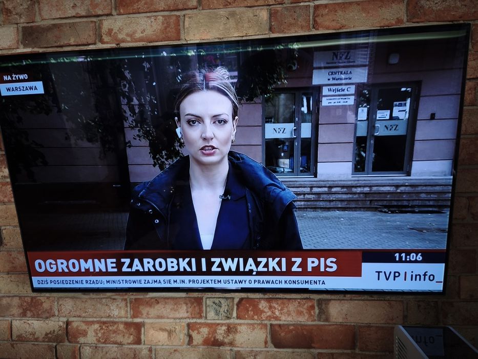 Telewizor LG OLED 55BSLA -z małą wada