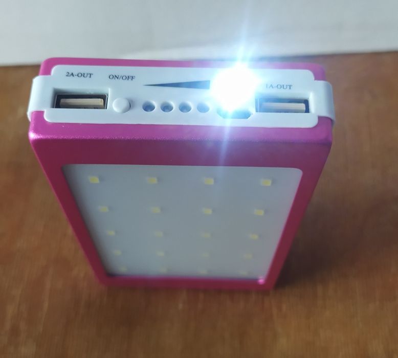 Павербанк, внешний аккумулятор с солнечной панелью, лампой и фонарём