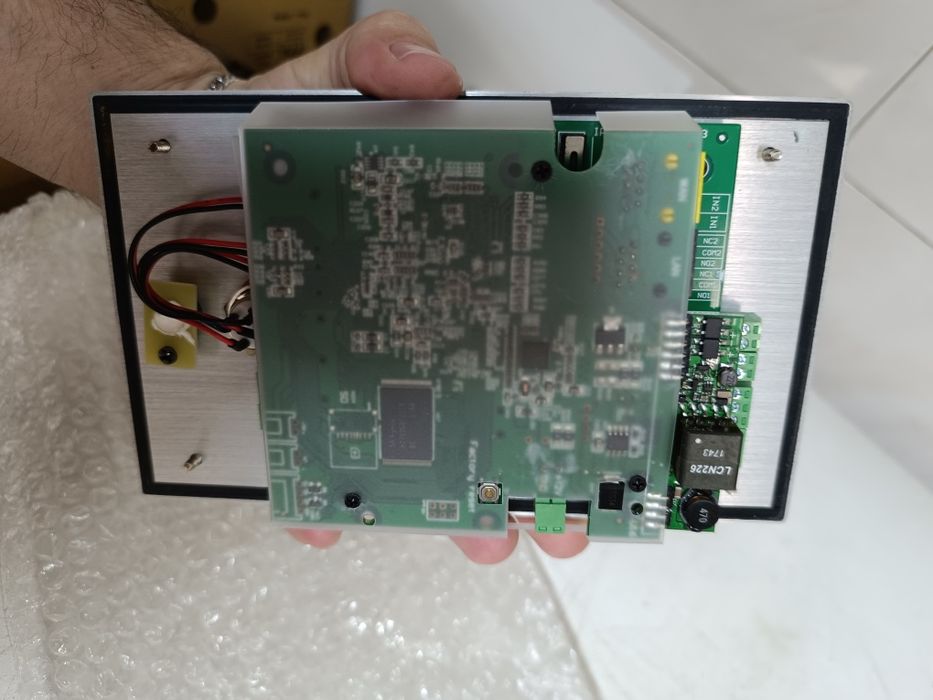 Intercomunicador de embutir novo