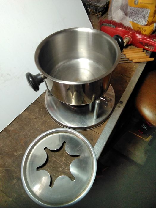 Fondue com lamparina