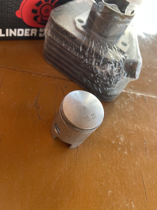 Продаю поршнева piaggio si bravo ciao