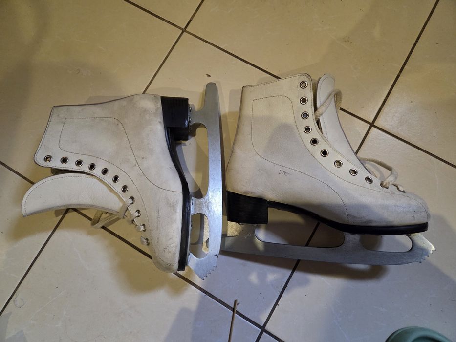 Коньки   37-38 ковзани