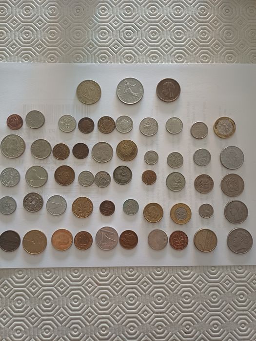 53  moedas do continente Europeu