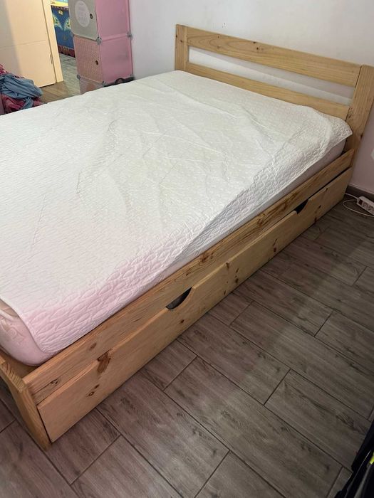 Cama e Mobília de quarto, vendo em separado, negociável