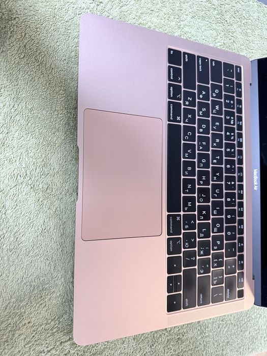 Apple MacBook Air 2018 13" 8/256GB стан 8/10 10900 грн.