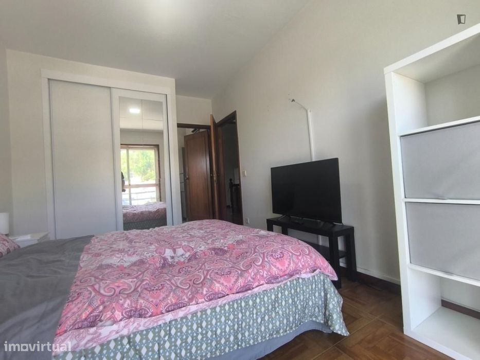 Quarto - localizado em Maia