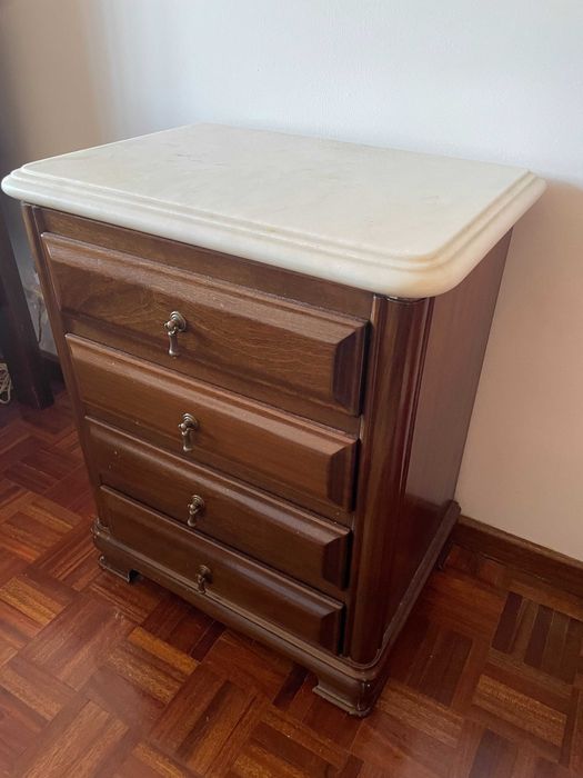 Quarto Completo Clássico em Madeira Maciça com Tampo em Mármore | Venda em Conjunto ou em Peças