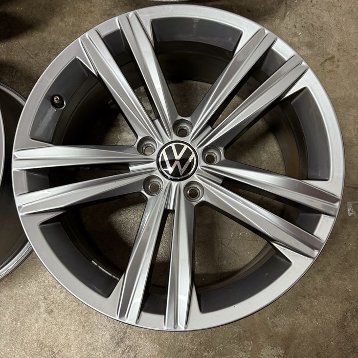 Alufelgi 18" Oryginalne Volkswagen Tiguan R line Arteon Passat