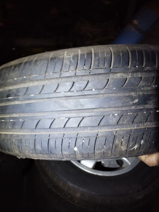 4 jantes com Pneus semi novos vito