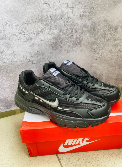 Nike Initiator Triple Black — розмір 43