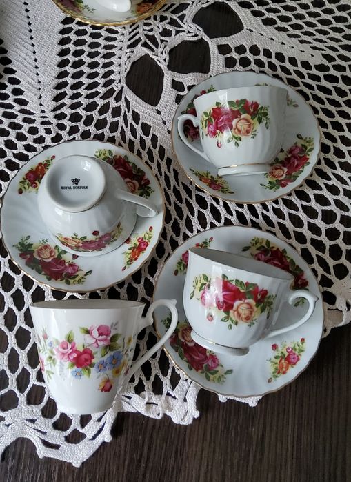 Чайна пара чашка  Royal Doulton Albert Leonardo Worcester