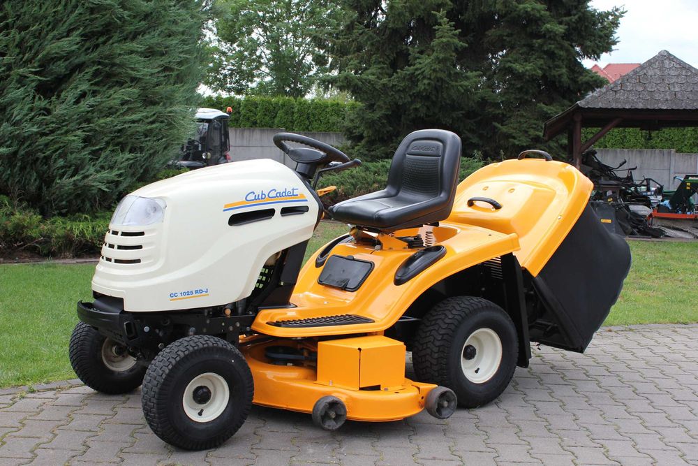 Cub Cadet CC 1025 RD-J V2  TRAKTOREK Kosiarka