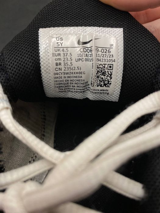 Продам кросівки Nike Air Tn б/у