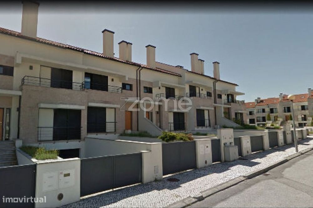 Moradia Premium T5 em banda T5 na Urbanização Vilabeira em Viseu