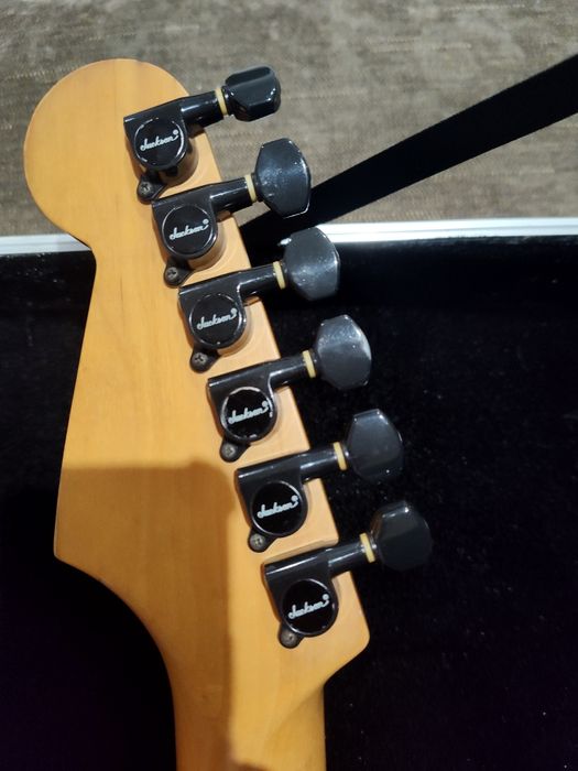 Guitarra Charvel DK-SH made in Japan
