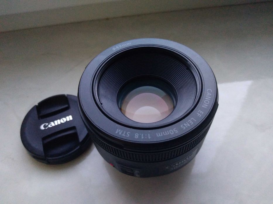 Canon EF 50mm f/1.8 STM
