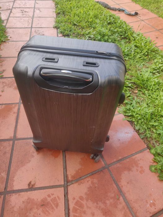 mala de viagem de avião