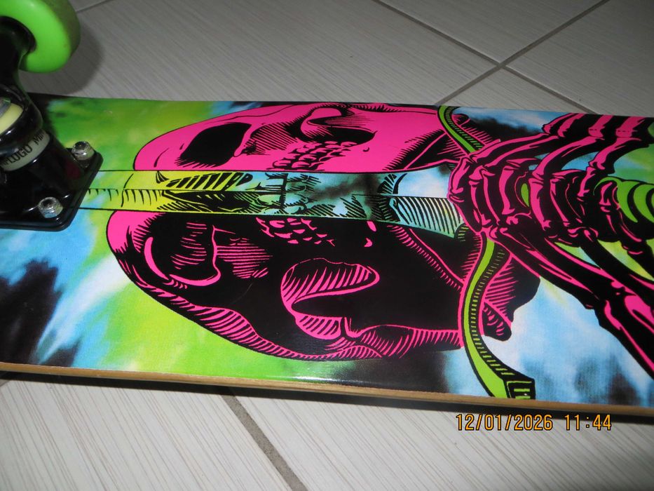 rewelacyjna amerykańska deskorolka Powell Peralta Skull &Sword idealna