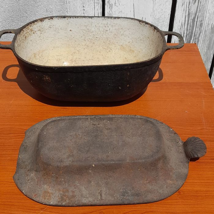 Żeliwne naczynie do pieczenia