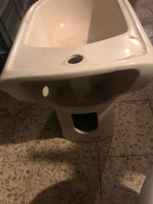 Bidé Roca e Bidé Sanitana branco