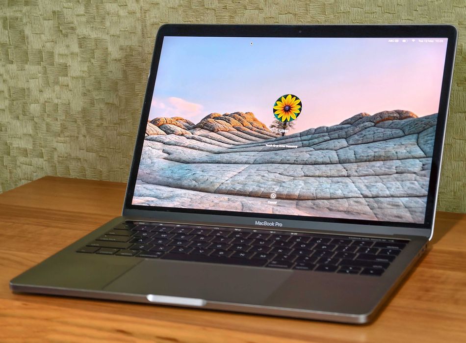 MacBook Pro 13" 2016 8/256 Gb Touch Bar (A1706) Space Gray