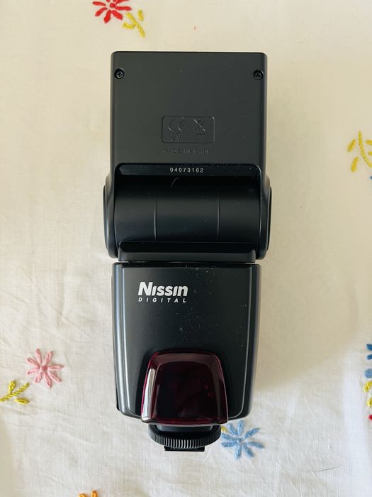 Nikon D3000 - maquina fotografica digital profissional
