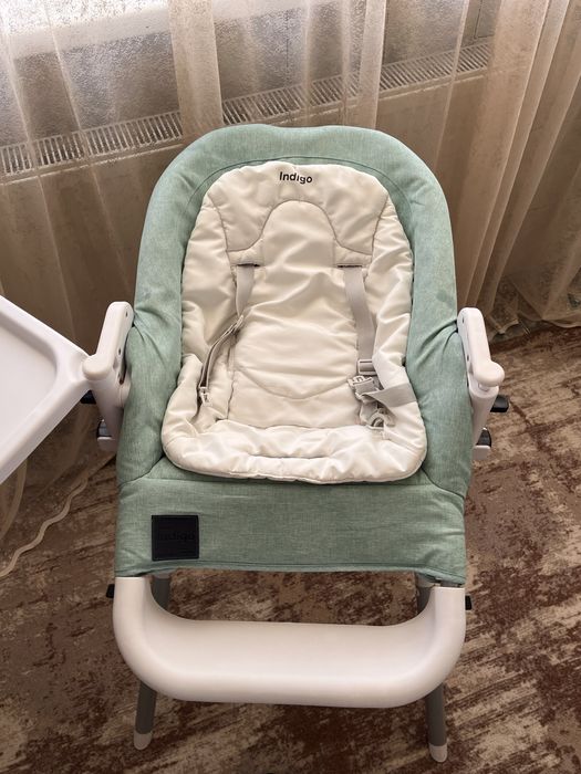 Дитячий стільчик для годування Carello Indigo