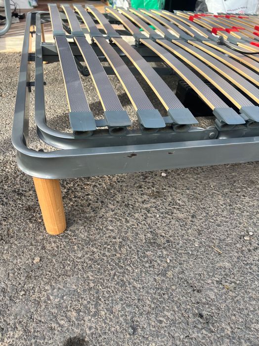 Estrado articulado elétrico com comando – 132 × 182 cm