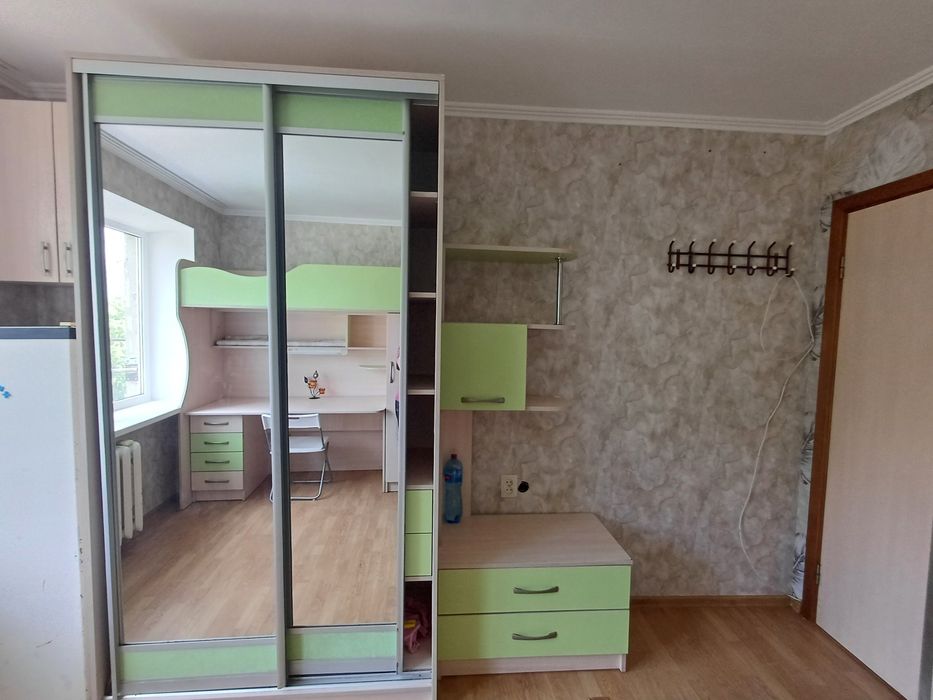 Продам кімнату в гуртожитку  на Антонова