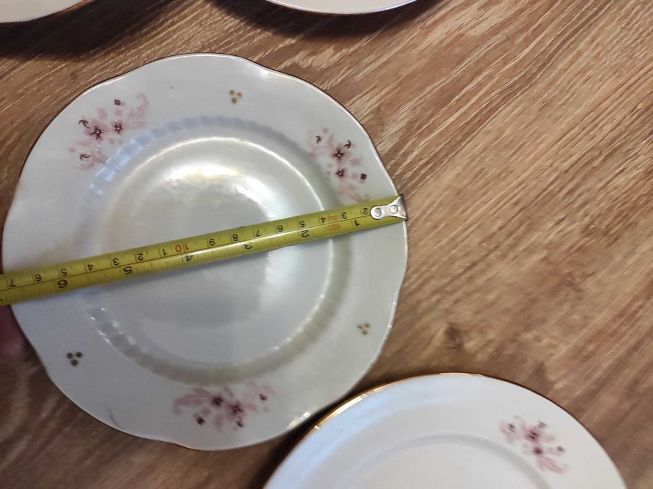 Тарелки десертные и для вторых блюд