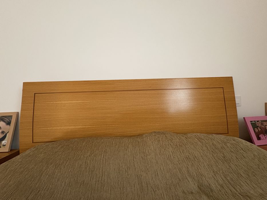 Cama + Cómoda + 2 Mesas de Cabeceira | Bom Estado