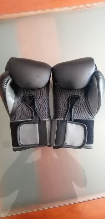 Luvas de boxe como novas