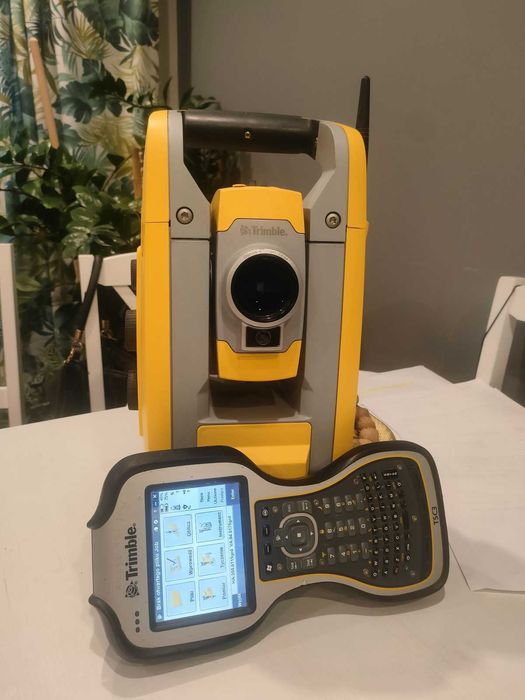 Sprzedam tachimetr robotyczny Trimble S3 + TSC3