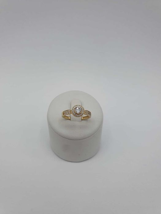 Złoty pierścionek z cyrkoniami P: 585 / G: 2,00
