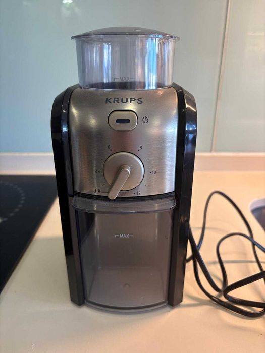 Moinho de café elétrico