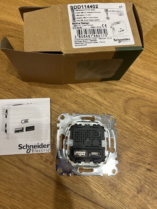 Schneider Electric SDD111404 Gniazdo ładowania USB A+C 2.4A