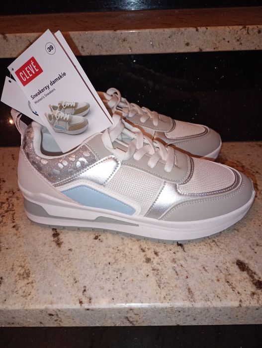 Buty damskie sznurowane