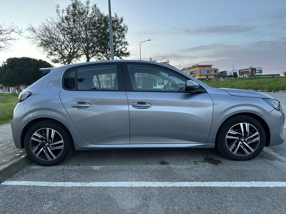 Peugeot 208 1.2 Allure Cx. Auto ( apenas 10 mil kms )