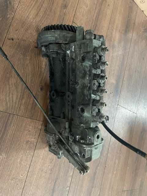 Pompa wtryskowa Mercedes Unimog OM352 A BOSCH