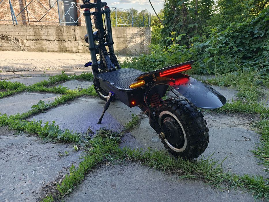 Електросамокат Zondoo Z003.