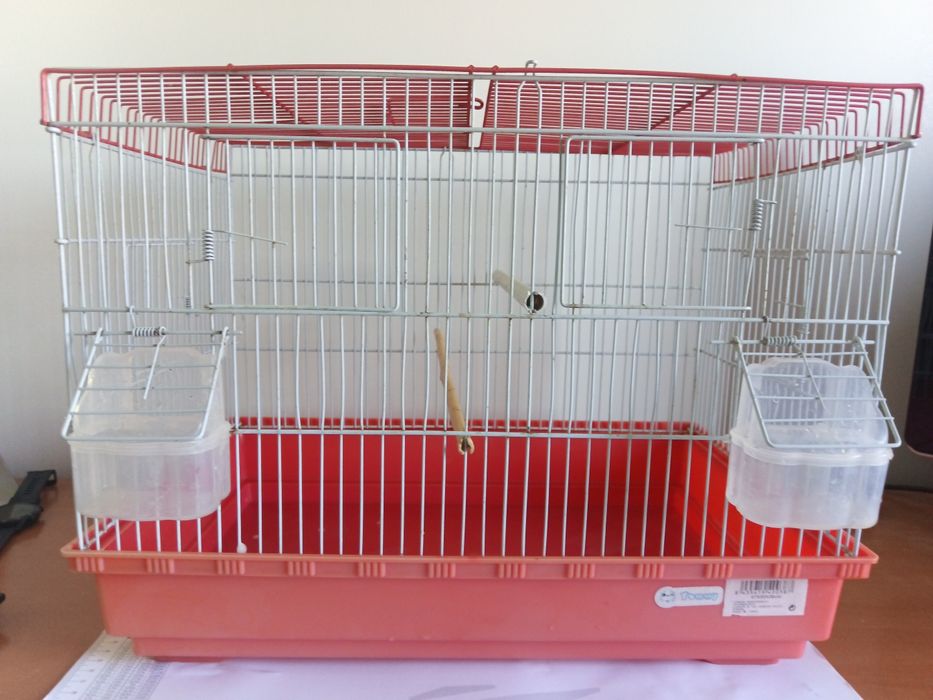 Gaiola para pássaros mais 2 comedouros/bebedouros incluídos no preço