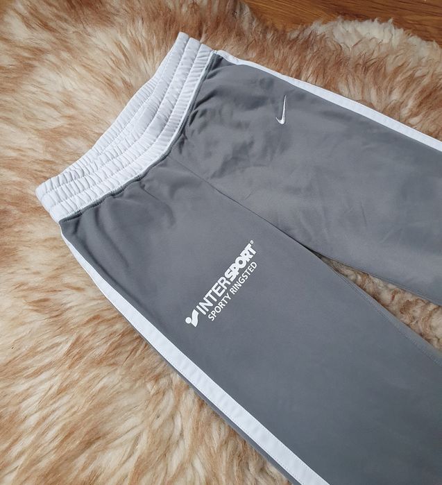 Luźne spodnie z szeroką nogawką Nike 134