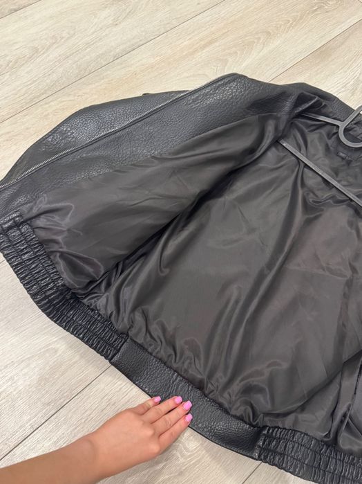Шкіряна куртка з нової колекції Zara
