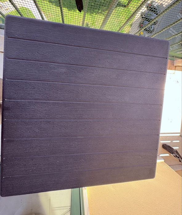 Mesa exterior quadrada
