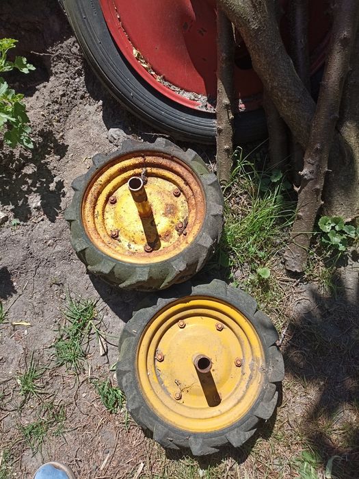 Koła opony dzik traktorek