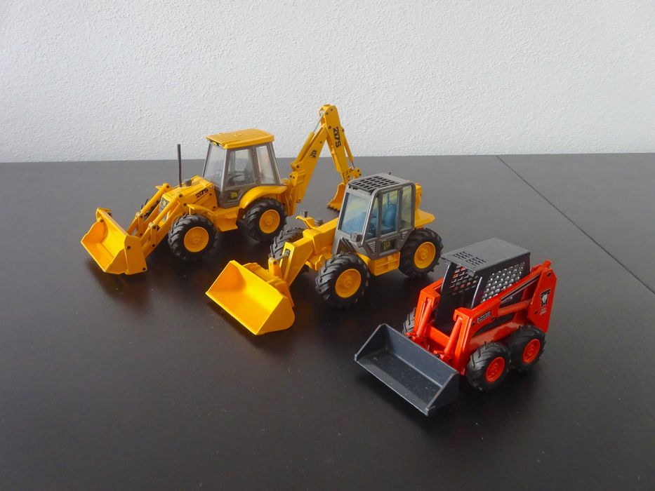 Lote de Miniaturas Joal JCB Escala 1:32 e 1:35