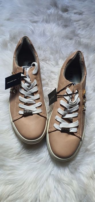 Buty Jette nowe oryginalne Rozmiar 42 beżowe snakersy